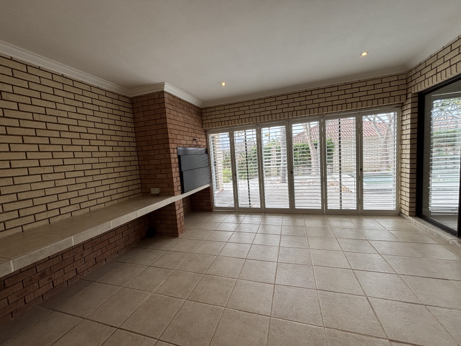 To Let 3 Bedroom Property for Rent in Summerstrand Eastern Cape